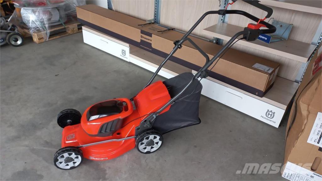 Husqvarna LC 137i Samochodné kosačky