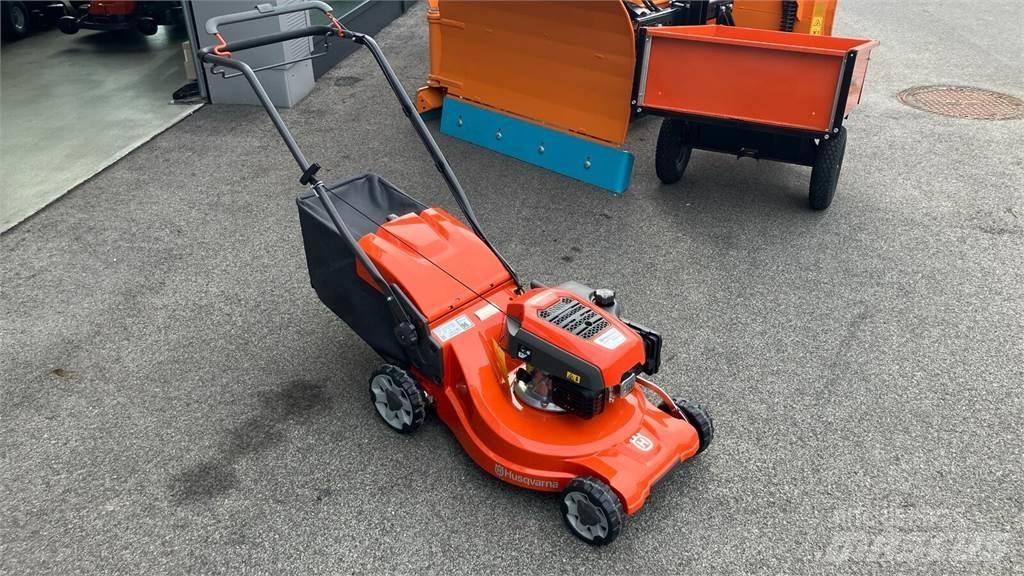 Husqvarna LC 247S Samochodné kosačky