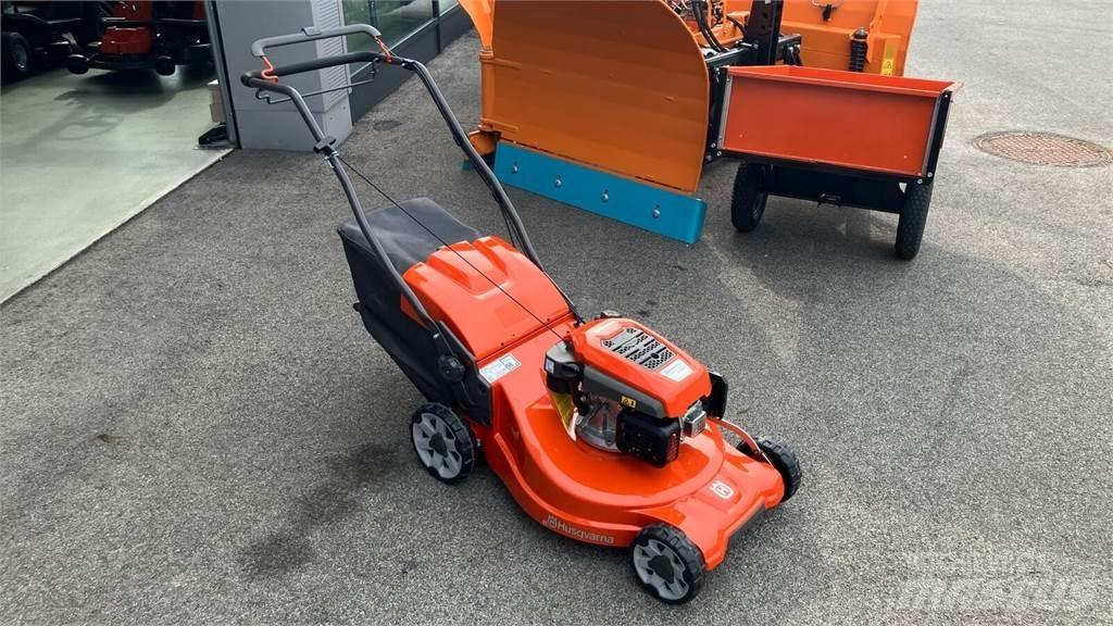 Husqvarna LC 253S Samochodné kosačky