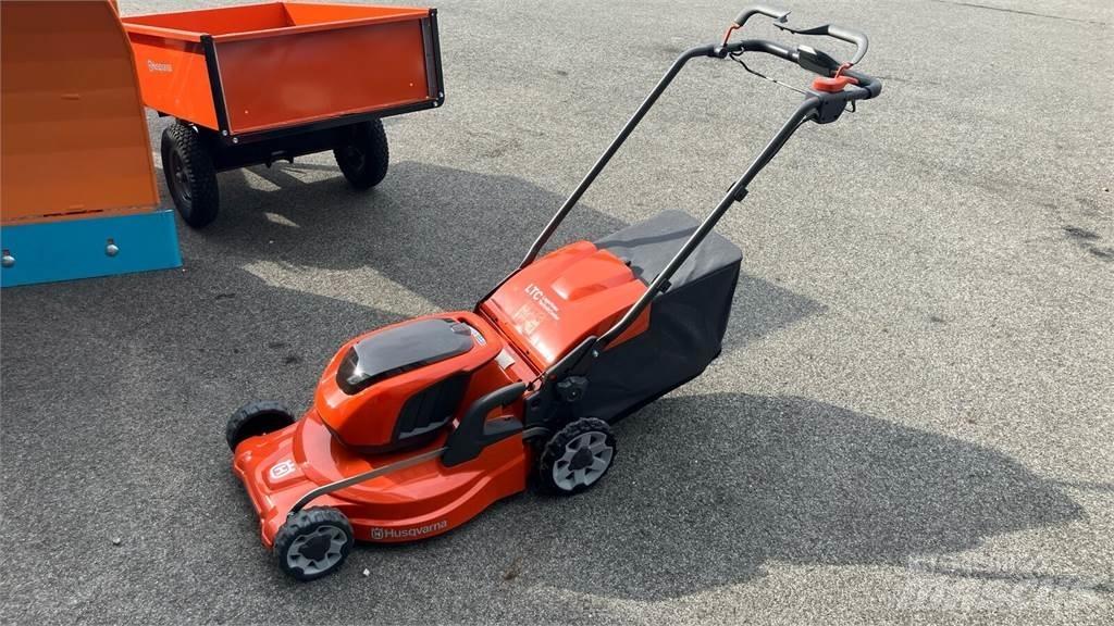 Husqvarna LC 347iVX Samochodné kosačky