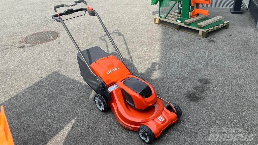 Husqvarna LC 347iVX Samochodné kosačky
