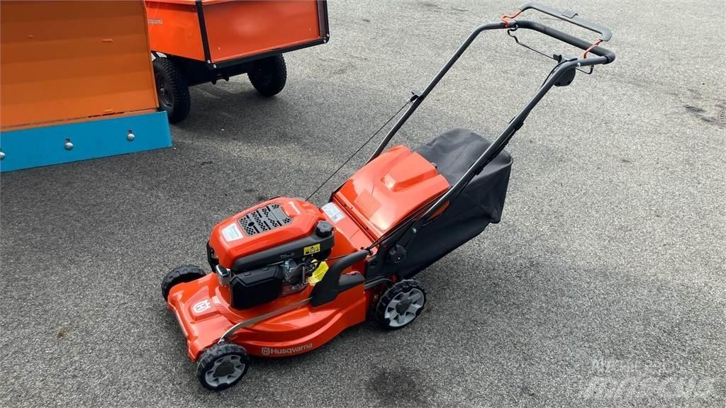 Husqvarna LC 347V Samochodné kosačky