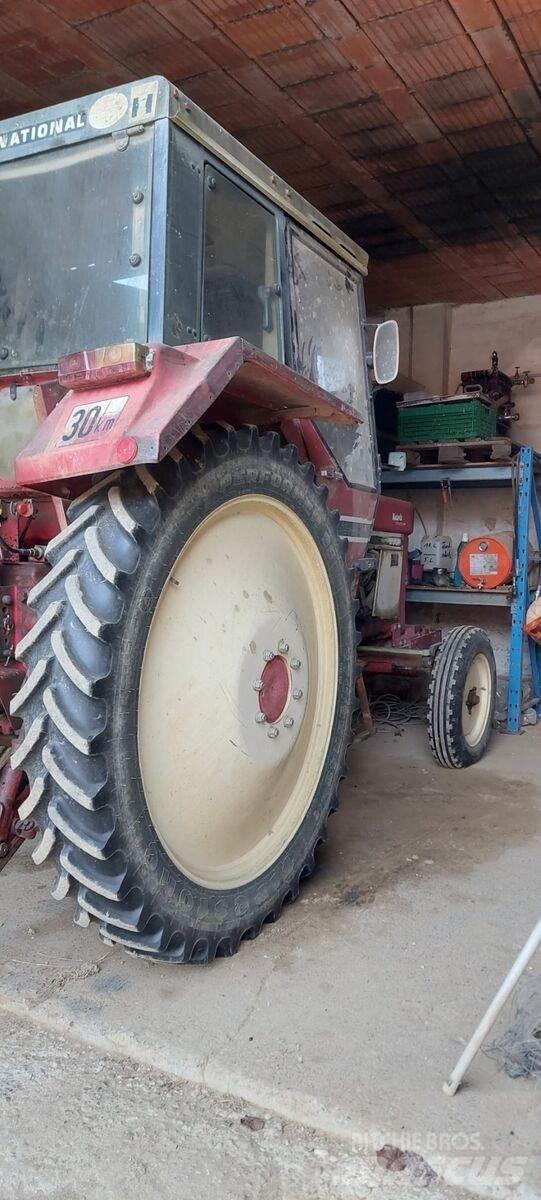IHC 955 Traktory