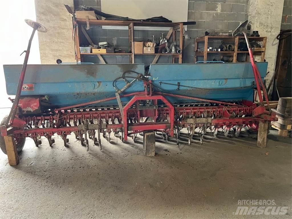 Isaria TYP 6000 Mechanické sejačky