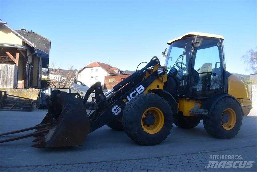 JCB 406 Kolesové nakladače