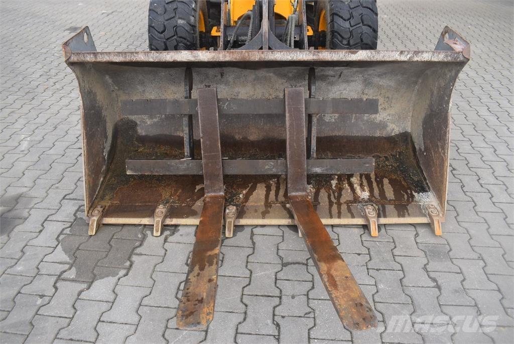 JCB 406 Kolesové nakladače
