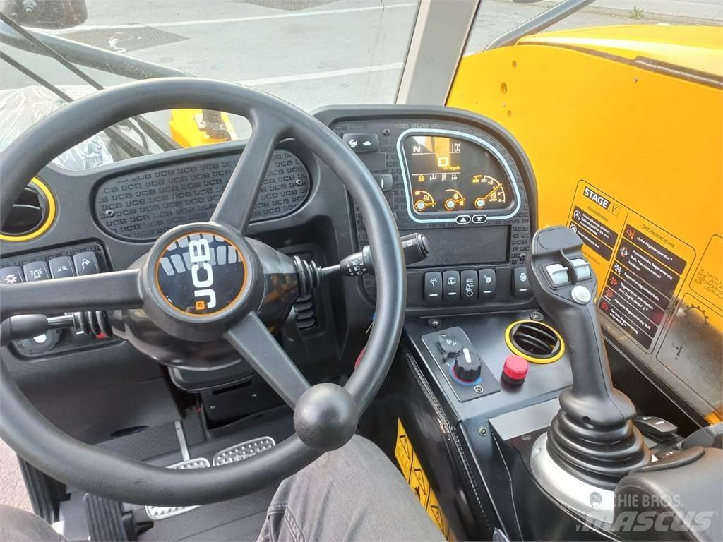 JCB AgriPlus 525-60 Teleskopické manipulátory