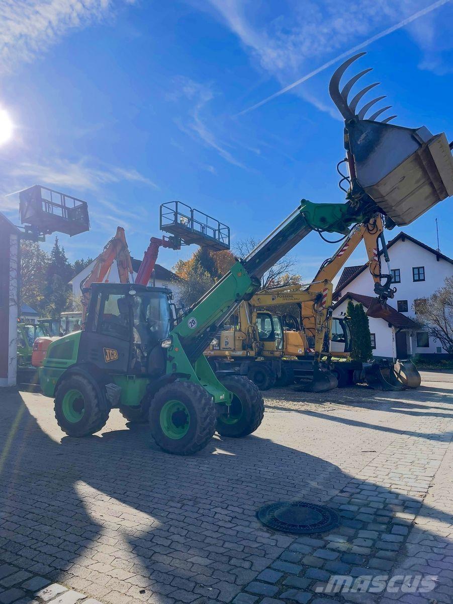 JCB TM 220 Kolesové nakladače