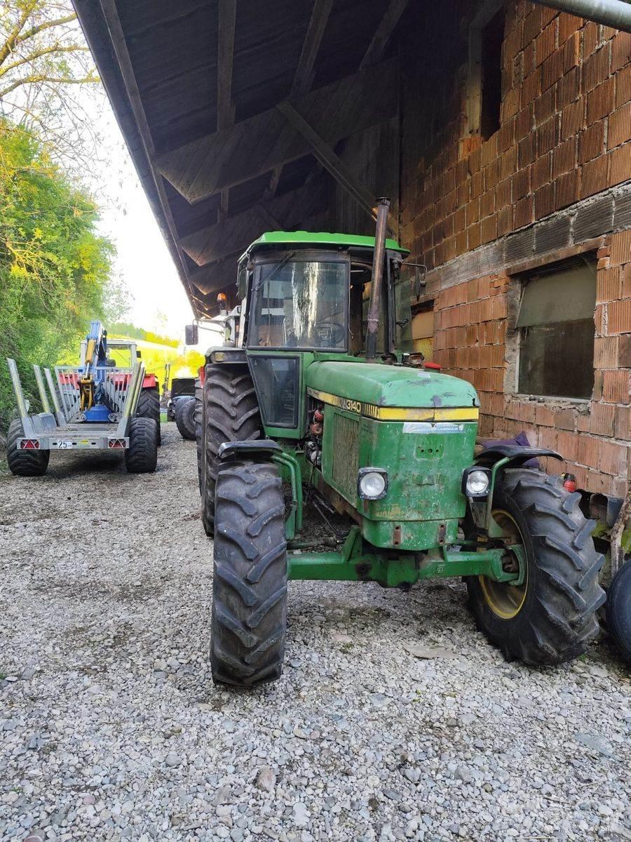 John Deere 3140 Traktory