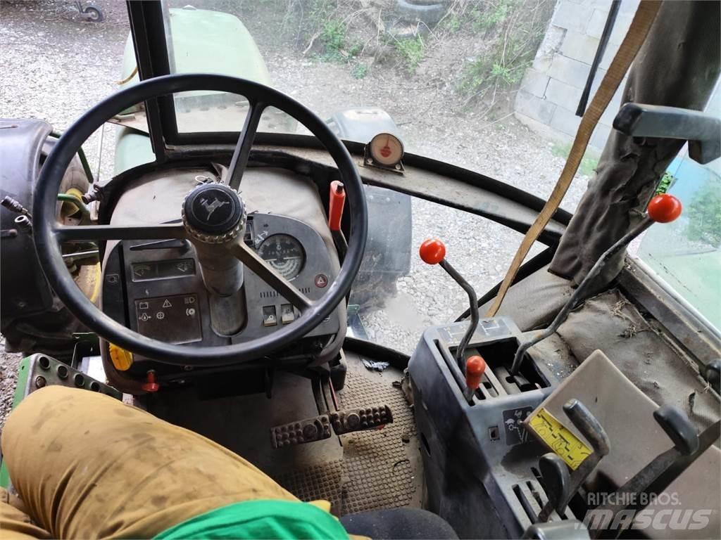 John Deere 3140 Traktory