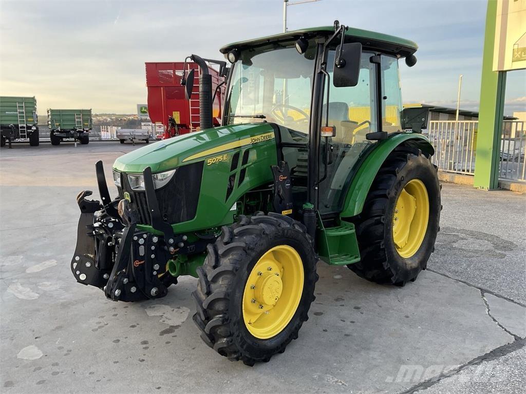 John Deere 5075E Traktory