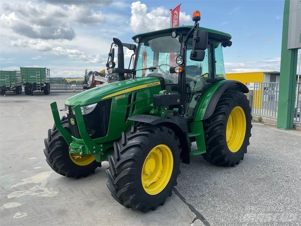 John Deere 5100M Traktory