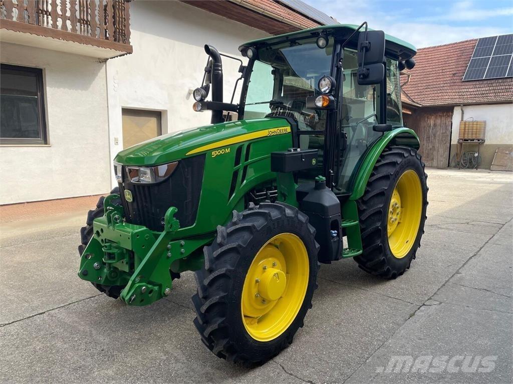 John Deere 5100M Traktory
