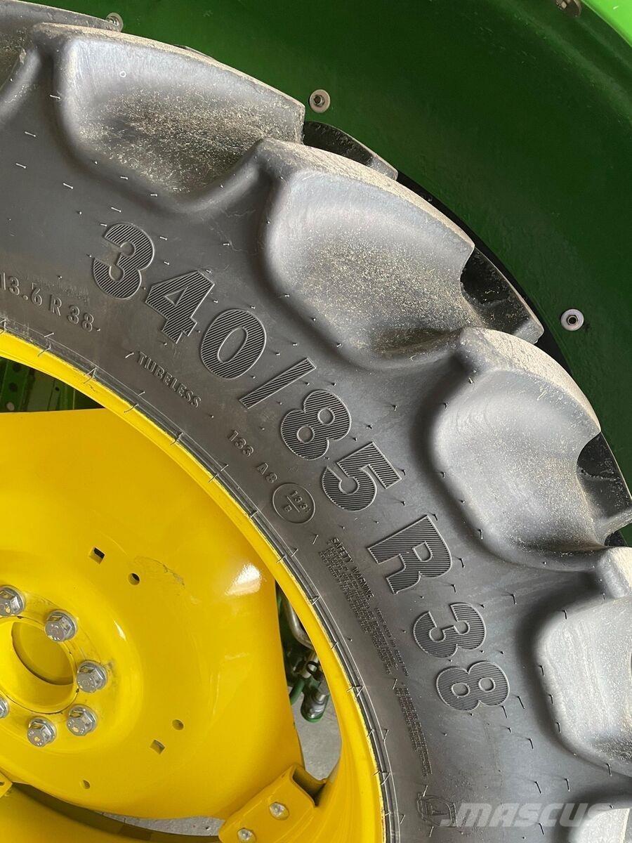 John Deere 5100M Traktory
