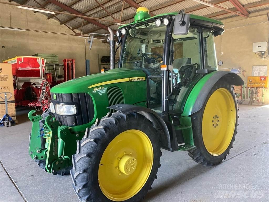 John Deere 5100R Traktory
