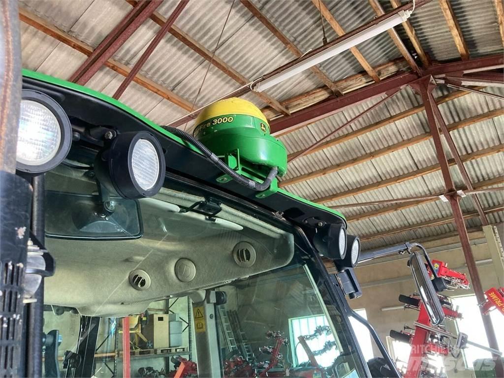 John Deere 5100R Traktory