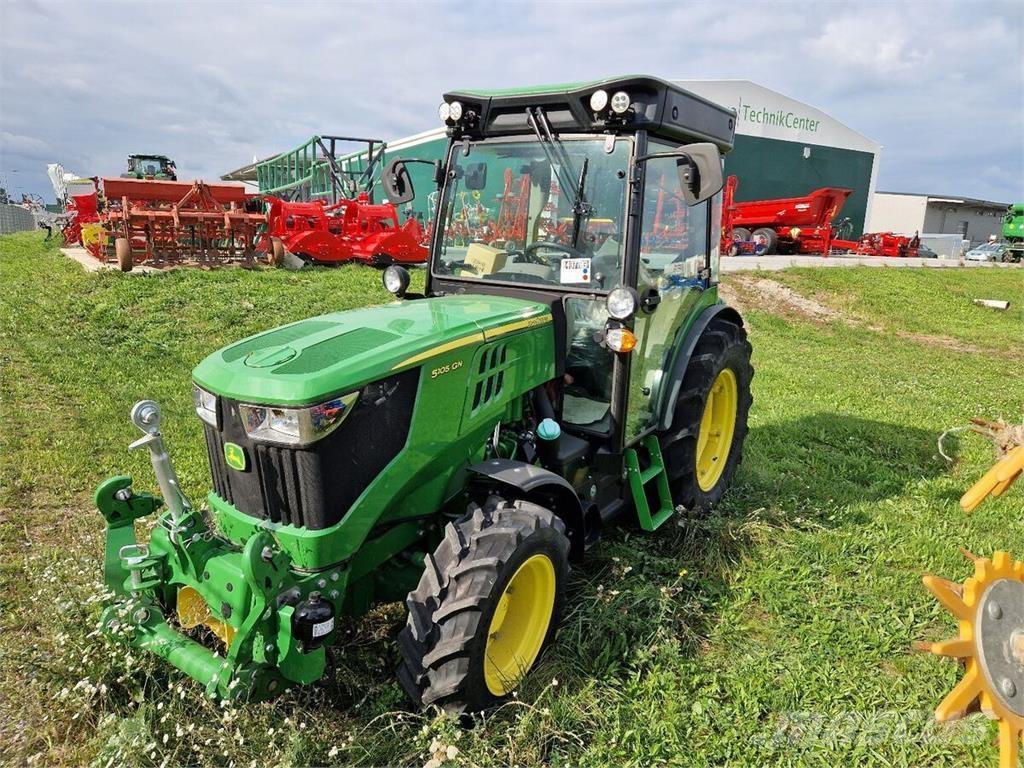 John Deere 5105GN Traktory