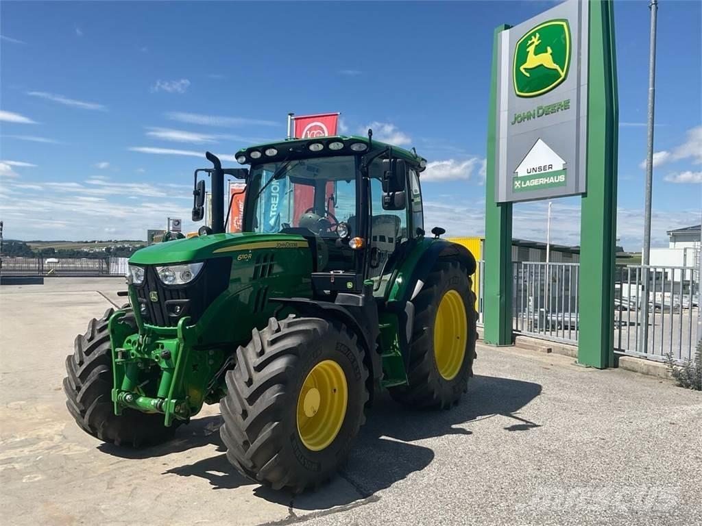 John Deere 6110R Traktory