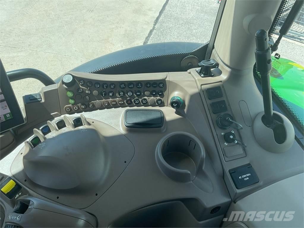 John Deere 6110R Traktory