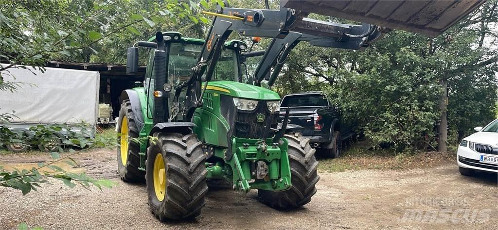 John Deere 6130R Traktory