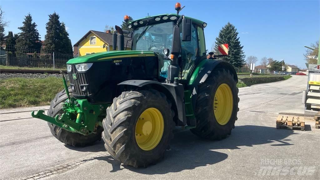 John Deere 6250R Traktory