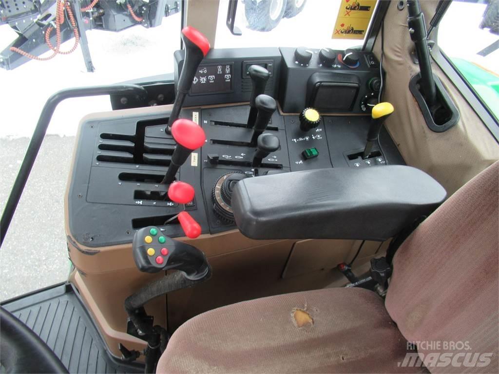 John Deere 6800 Traktory