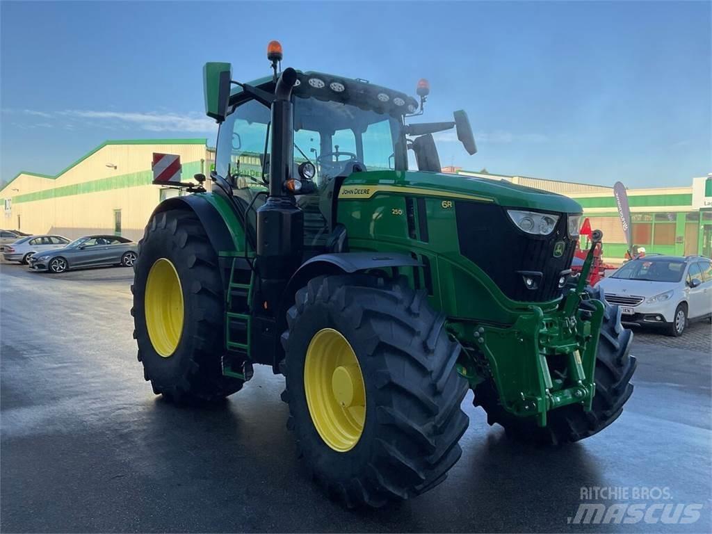 John Deere 6R 250 Traktory
