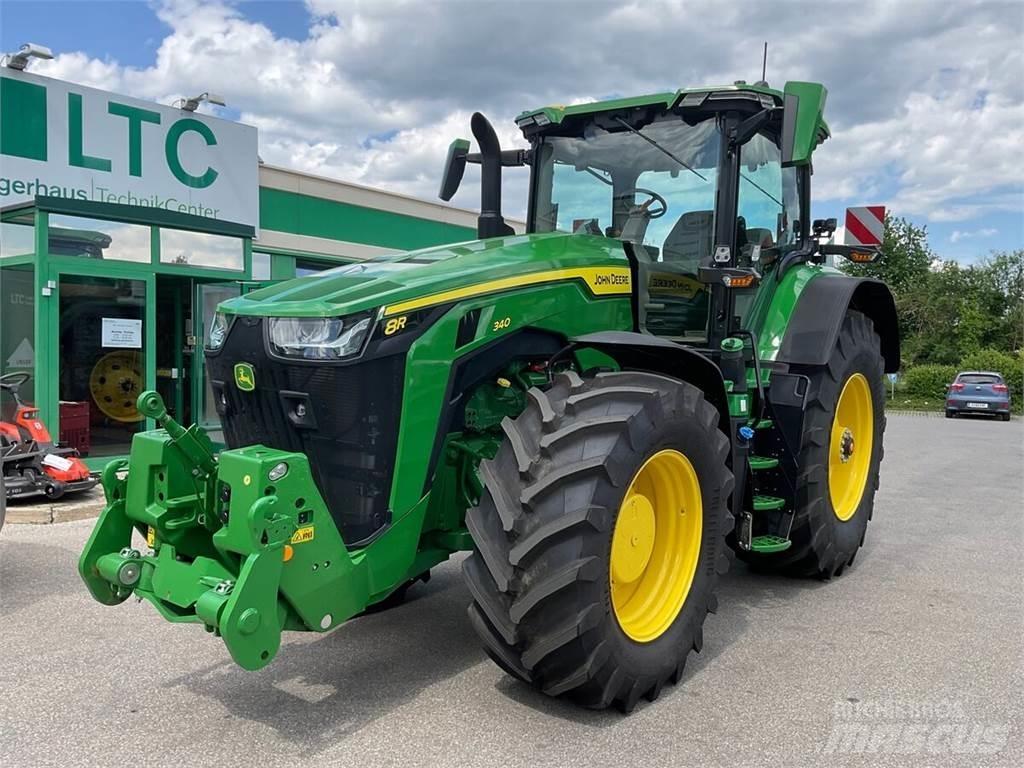 John Deere 8R340 Traktory