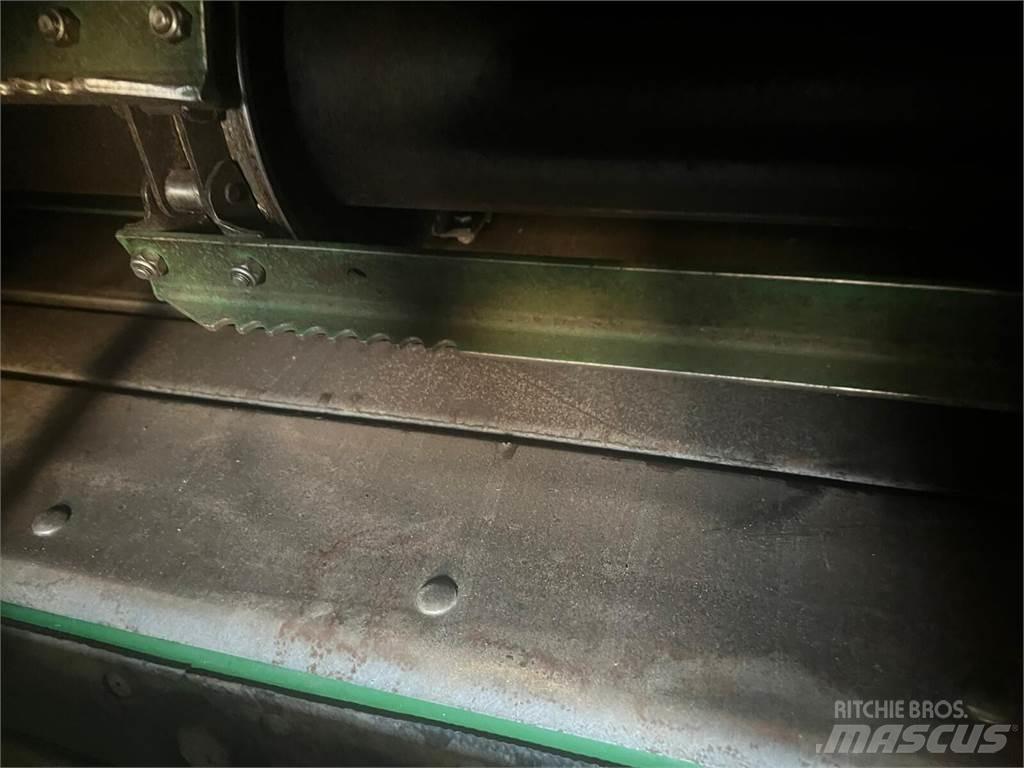 John Deere T550 Kombinované zberacie stroje