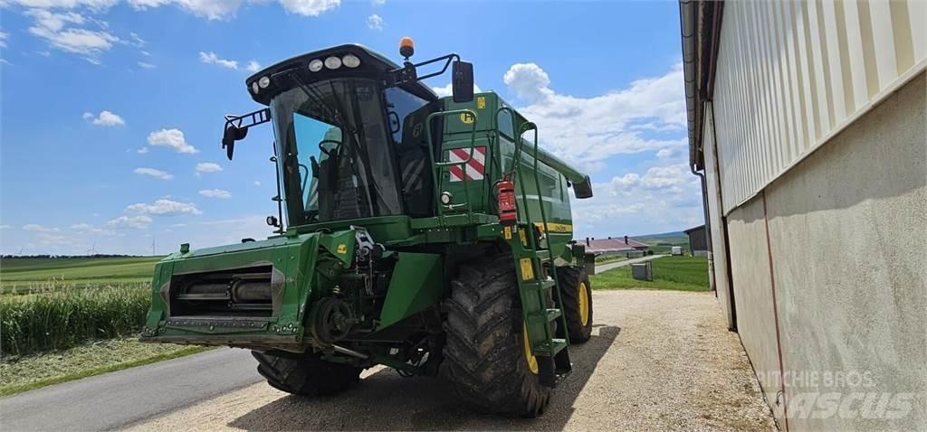 John Deere T550 Kombinované zberacie stroje