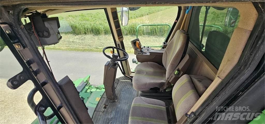 John Deere T550 Kombinované zberacie stroje