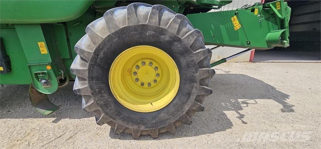 John Deere T550 Kombinované zberacie stroje