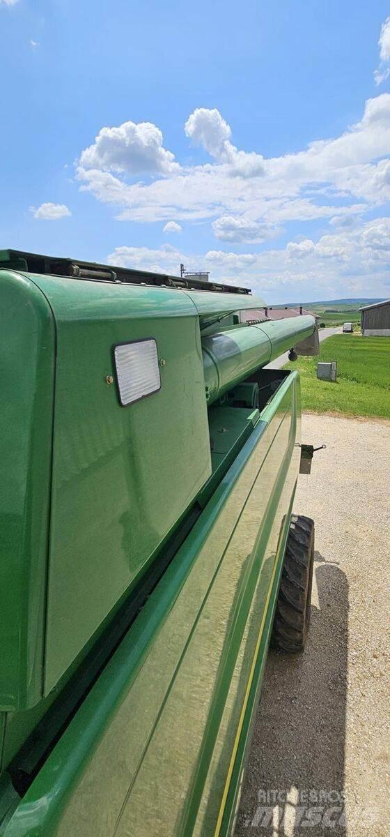 John Deere T550 Kombinované zberacie stroje