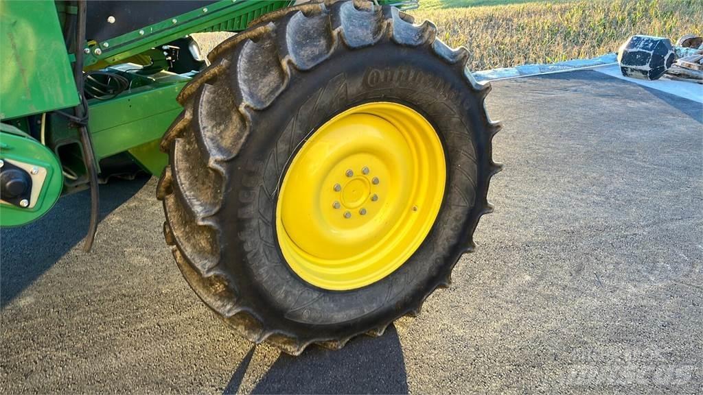 John Deere T550 HM Kombinované zberacie stroje