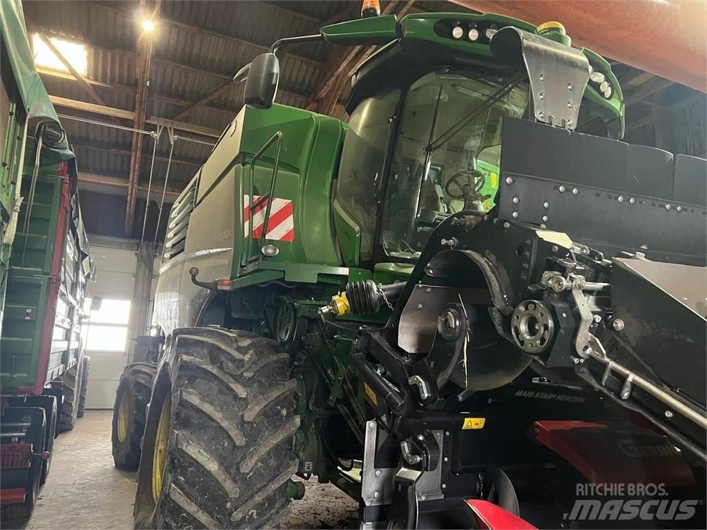 John Deere T670 Kombinované zberacie stroje