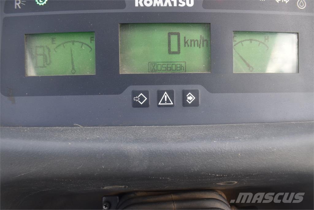 Komatsu WA100M-7 Kolesové nakladače