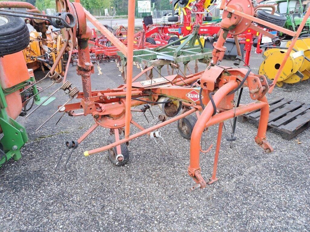 Kuhn GF 4201 MH Obracače a zhrabovače sena