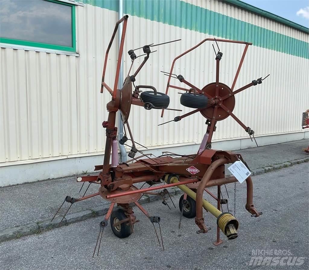 Kuhn GF 5001 Obracače a zhrabovače sena