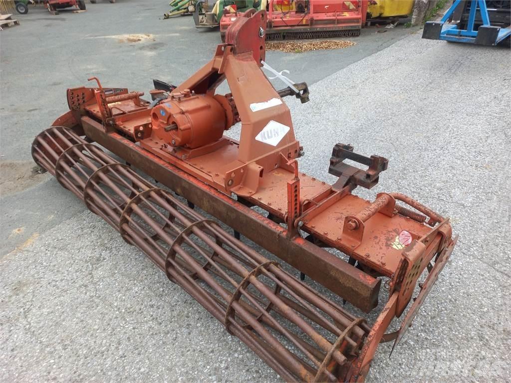 Kuhn HR 302 M Tanierové brány