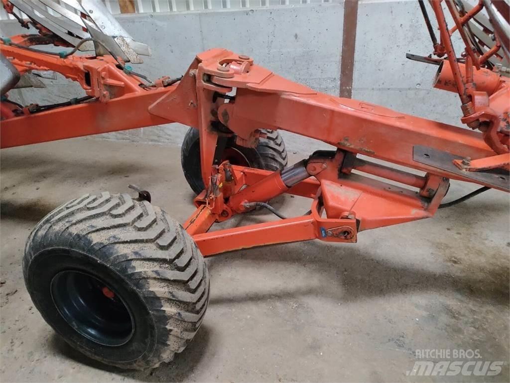 Kuhn Manager 8 NSH Konvenčné pluhy
