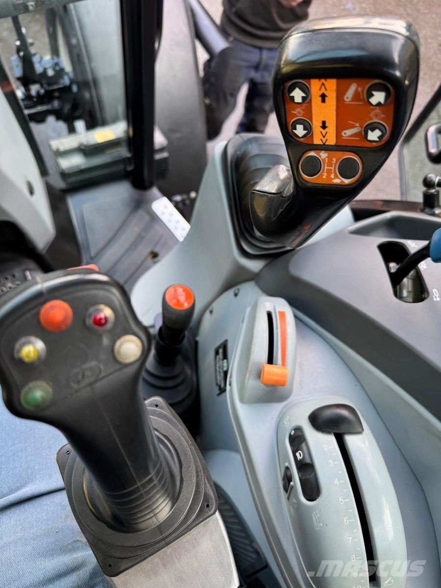 New Holland T4.115 Traktory