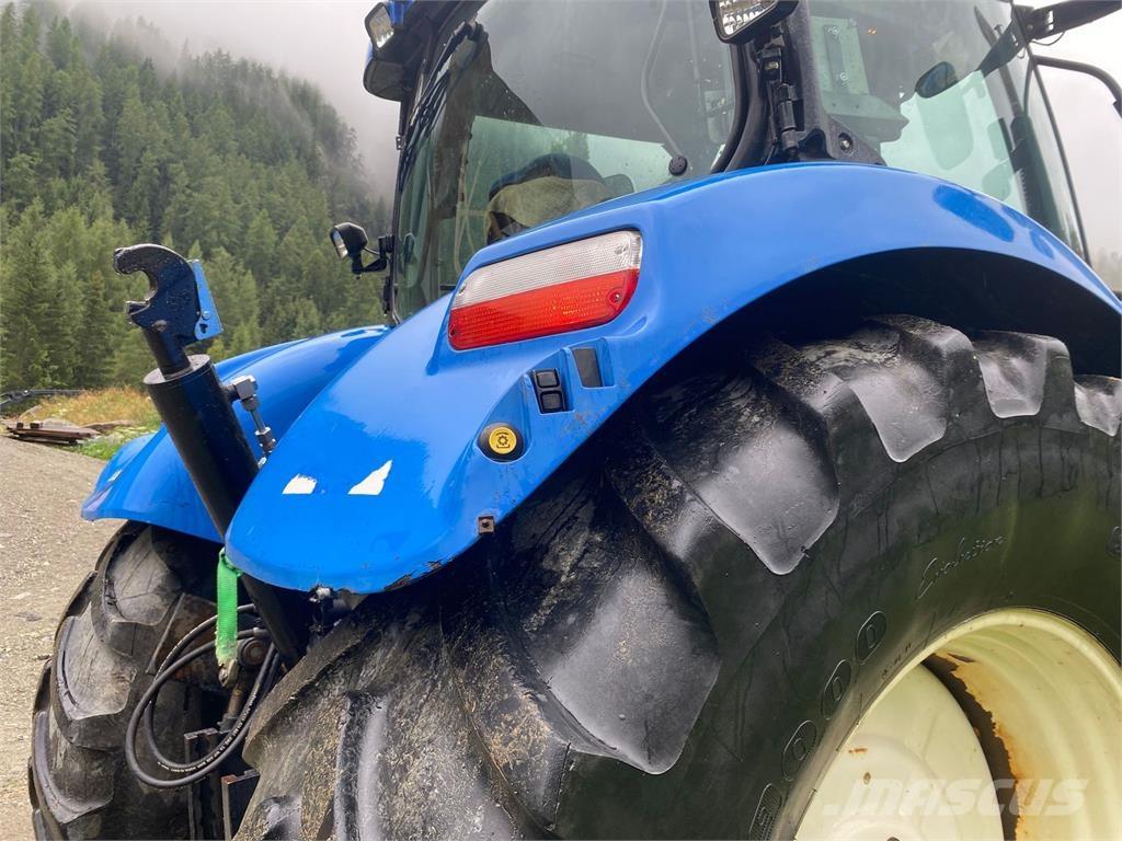 New Holland T7040 Traktory