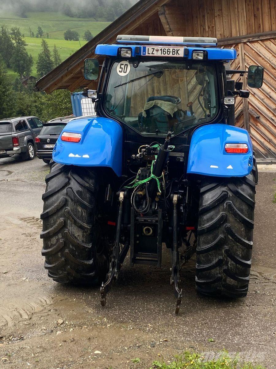 New Holland T7040 Traktory