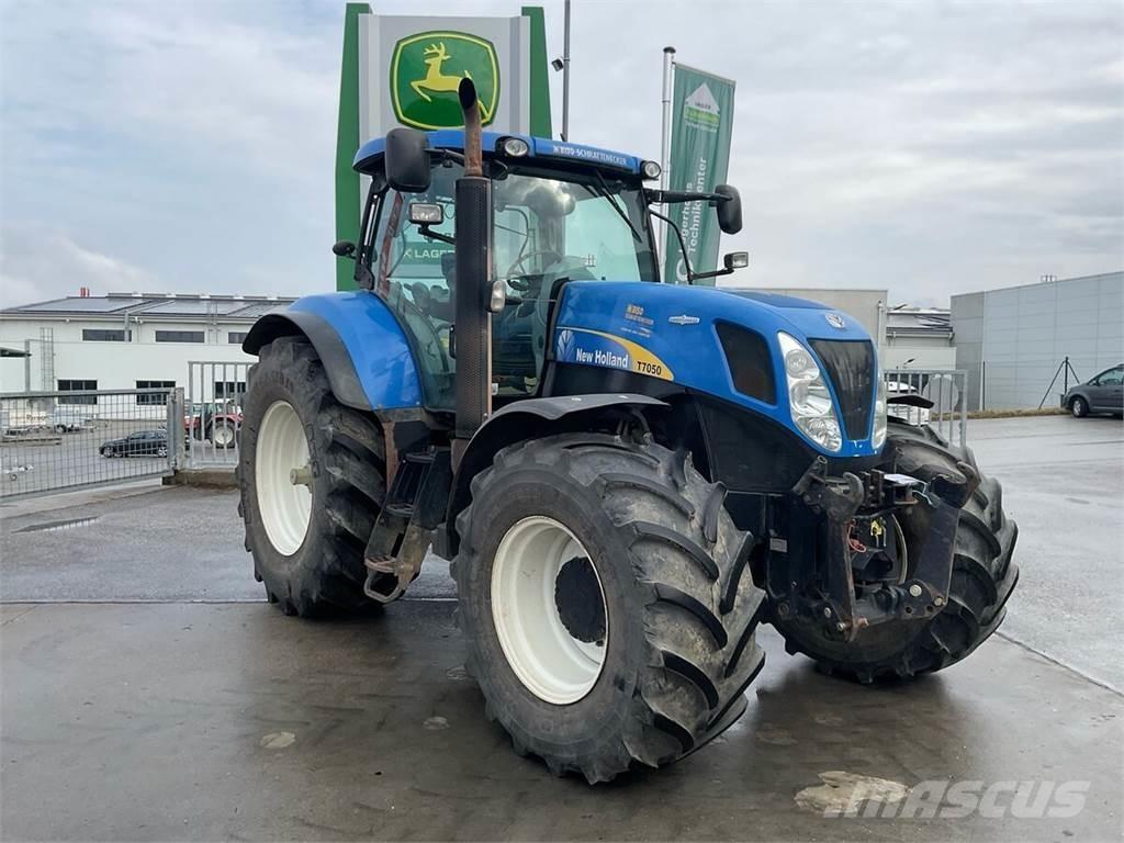 New Holland T7050 Traktory
