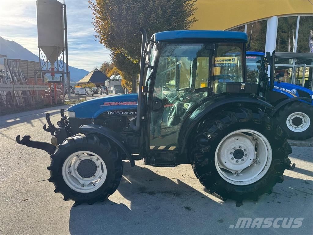 New Holland TN65DA Traktory