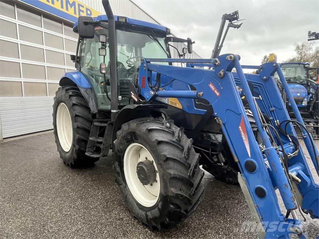New Holland TS135A Traktory