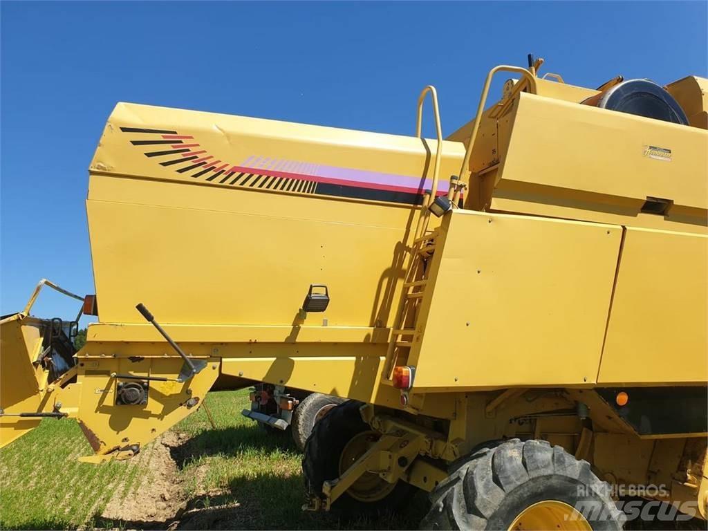 New Holland TX 65 Kombinované zberacie stroje