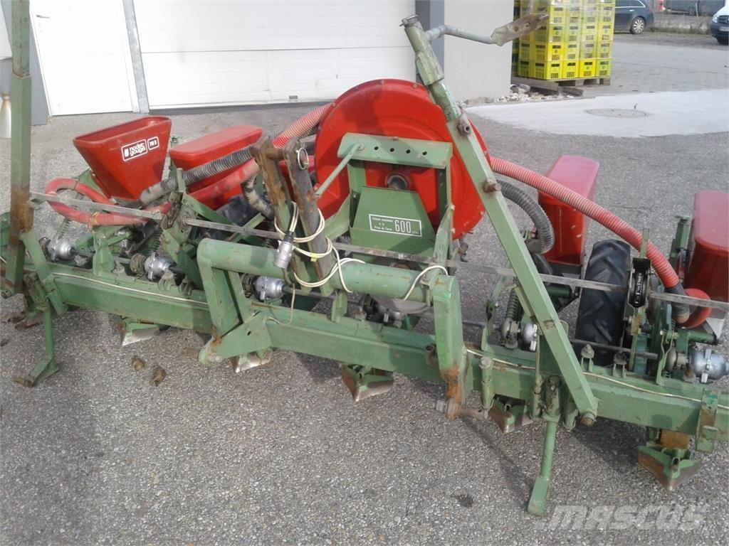 Nodet 6 Reihig Sadiace stroje