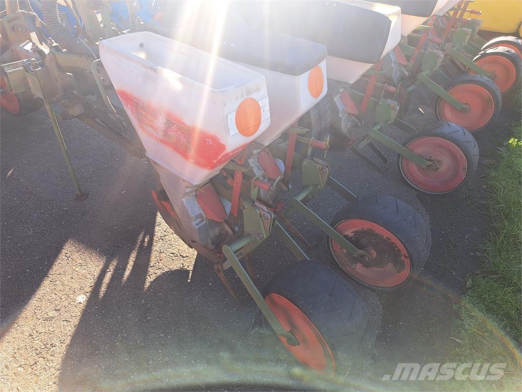 Nodet 6 reihig Sadiace stroje