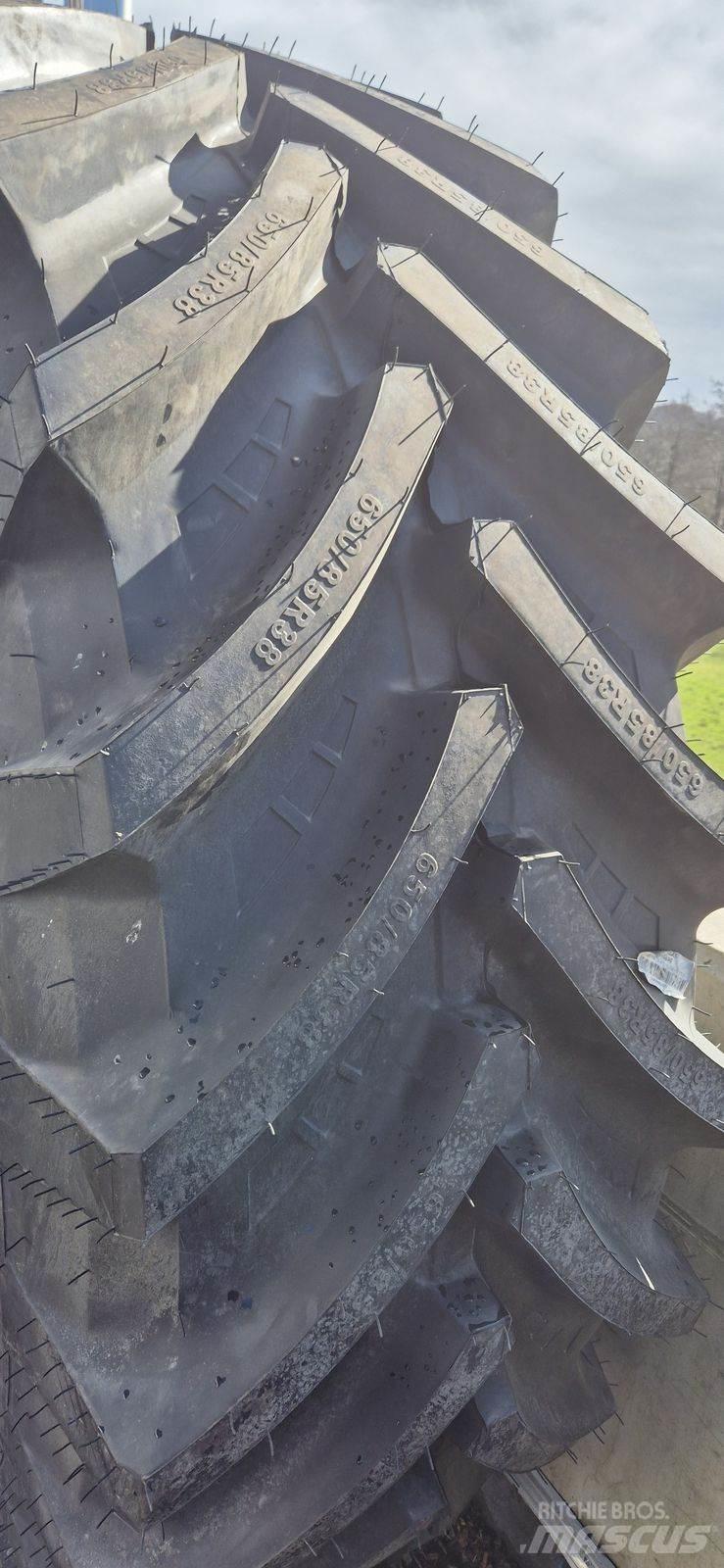 Petlas 650/85 R38 Pneumatiky, kolesá a ráfiky
